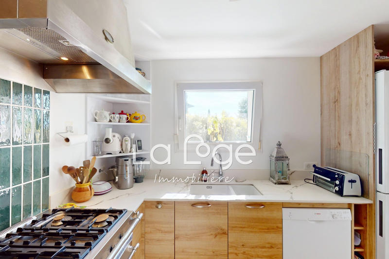 Maison - 195 m² - 7 pièces