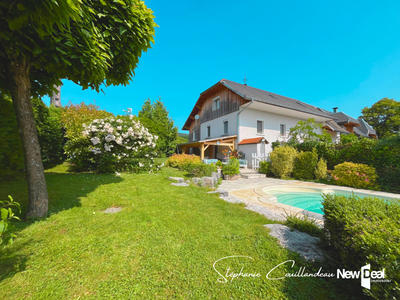 Maison - 236 m² - 8 pièces