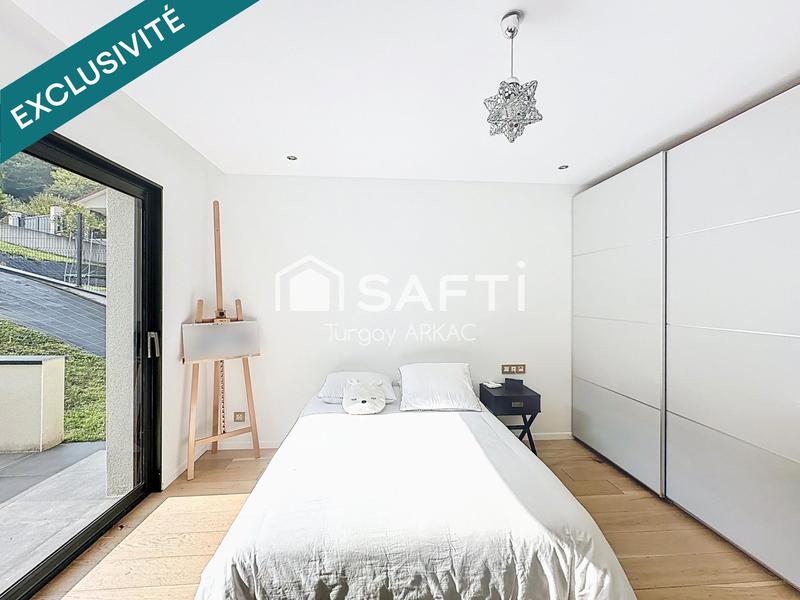 Maison - 140 m² - 5 pièces