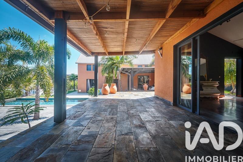 Maison - 205 m² - 5 pièces