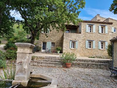 Demeure - 390 m² - 17 pièces