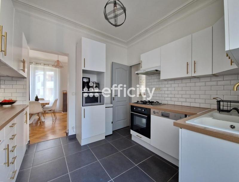 Appartement - 85 m² - 3 pièces