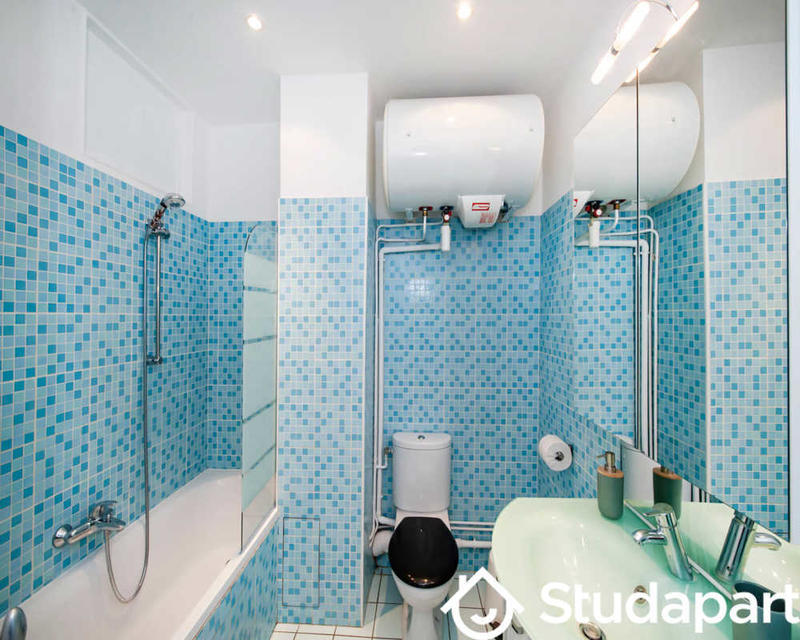 Chambre - 140 m² - 1 pièce