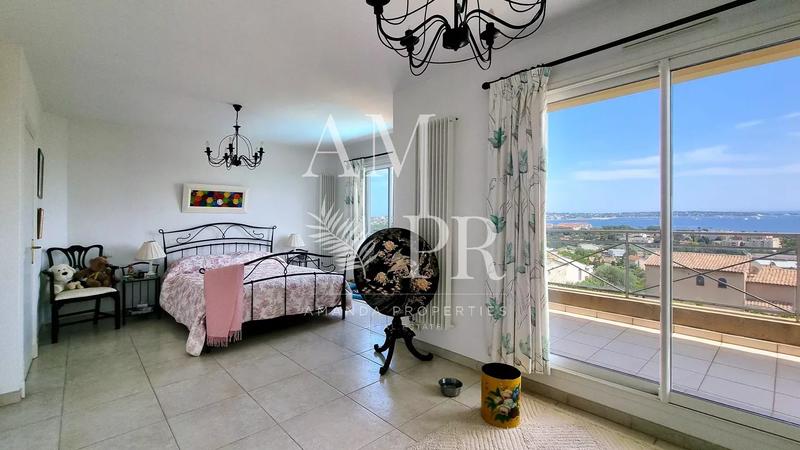 Villa - 148 m² - 7 pièces