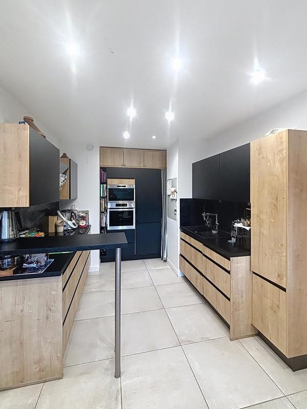 Appartement - 102 m² - 4 pièces