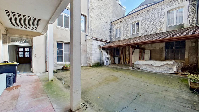 Maison ancienne - 282 m² - 7 pièces