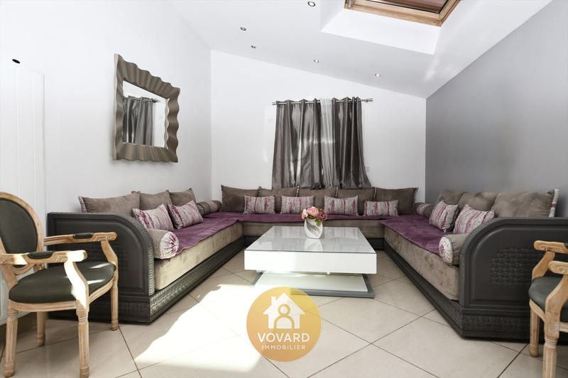 Maison - 204 m² - 8 pièces