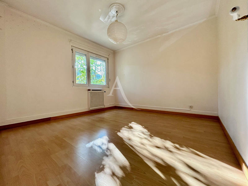 Appartement - 97 m² - 4 pièces