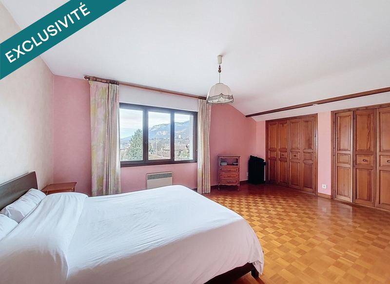 Maison - 201 m² - 7 pièces