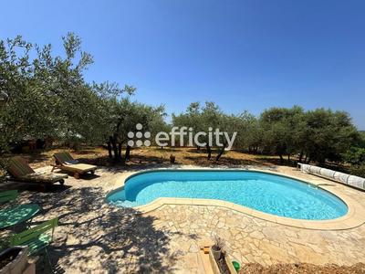 Maison - 159 m² - 6 pièces