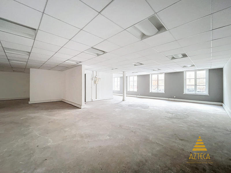 Bureau - 1 002 m²