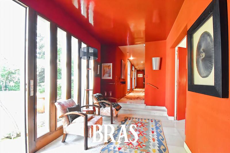 Maison - 372 m² - 7 pièces