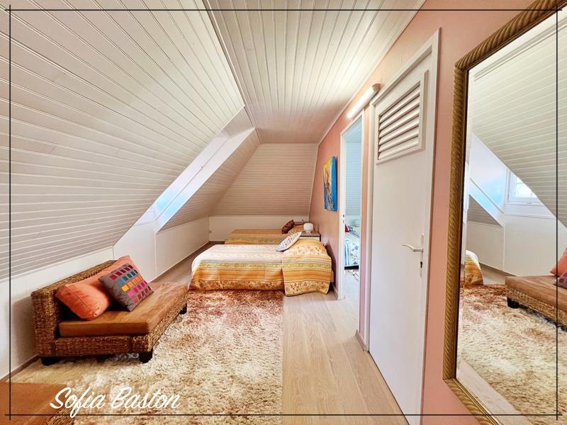 Maison - 231 m² - 7 pièces