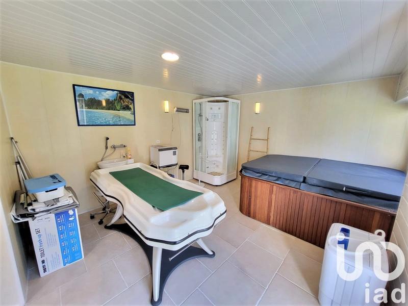 Maison - 320 m² - 7 pièces