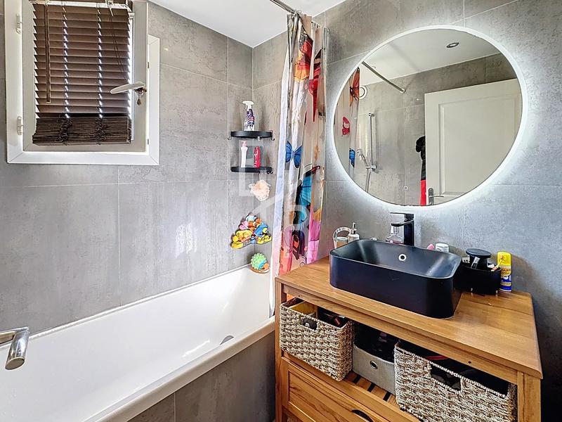 Maison - 87 m² - 4 pièces