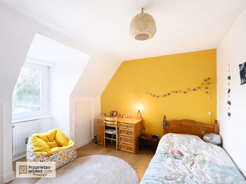 Maison - 233 m² - 8 pièces