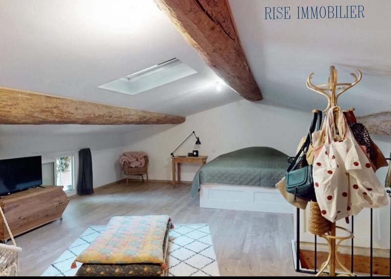 Maison - 199 m² - 6 pièces