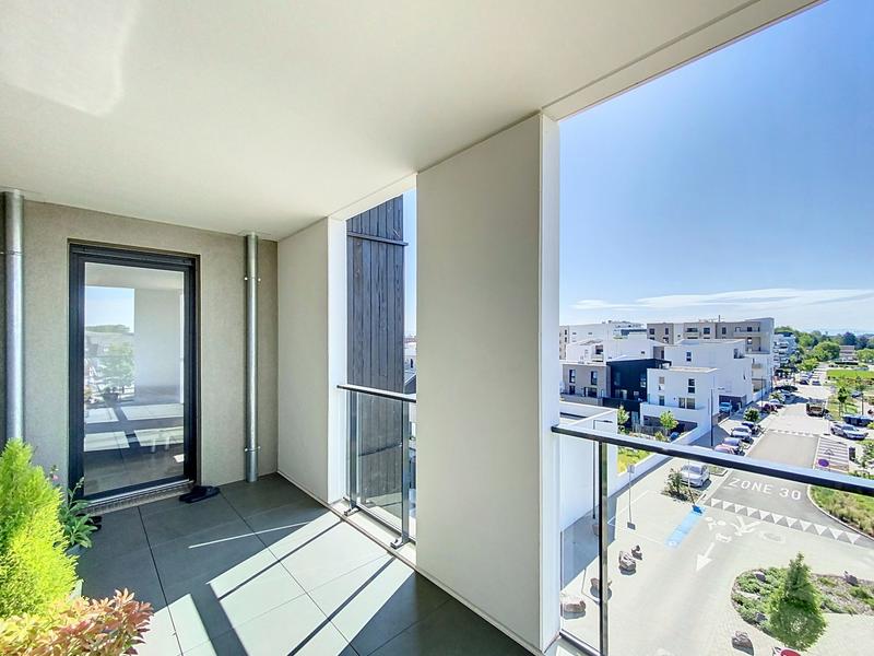 Appartement - 100 m² - 4 pièces