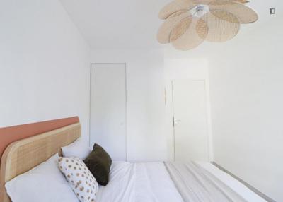 Chambre - 11 m² - 5 pièces