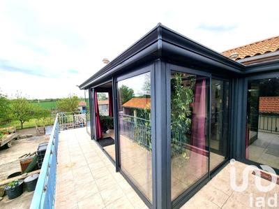 Maison - 211 m² - 9 pièces