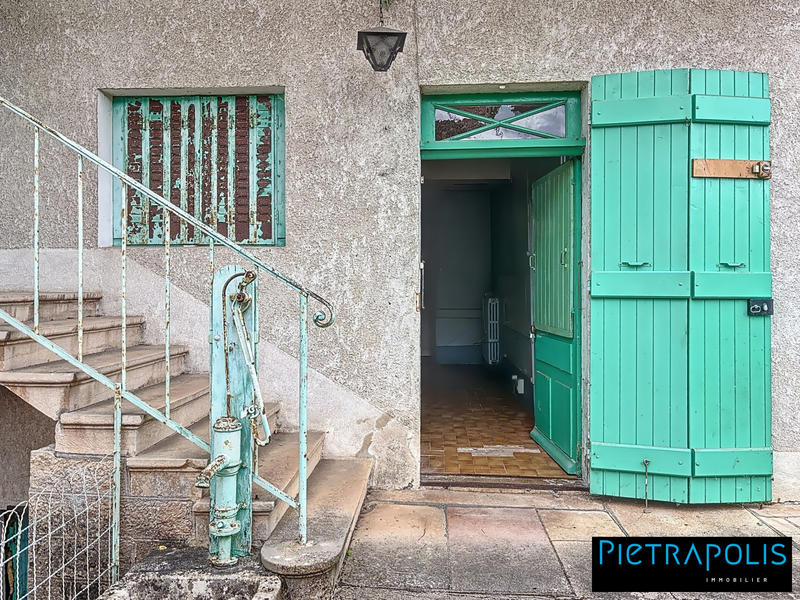 Maison ancienne - 180 m² - 3 pièces