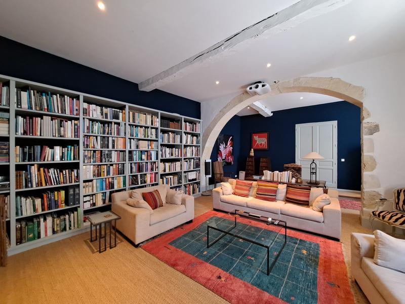 Maison - 554 m² - 13 pièces