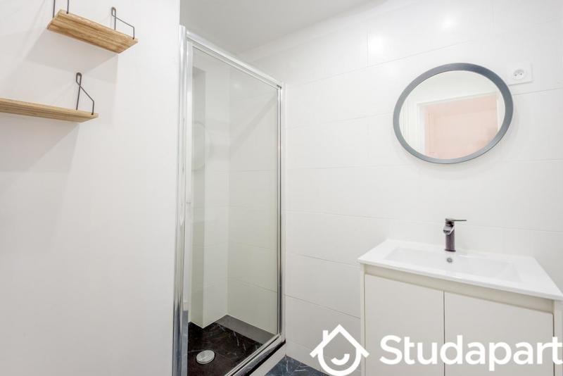 Chambre - 12 m² - 1 pièce