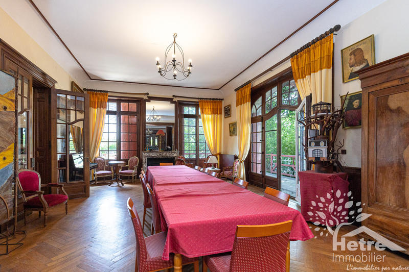 Propriété - 641 m² - 12 pièces