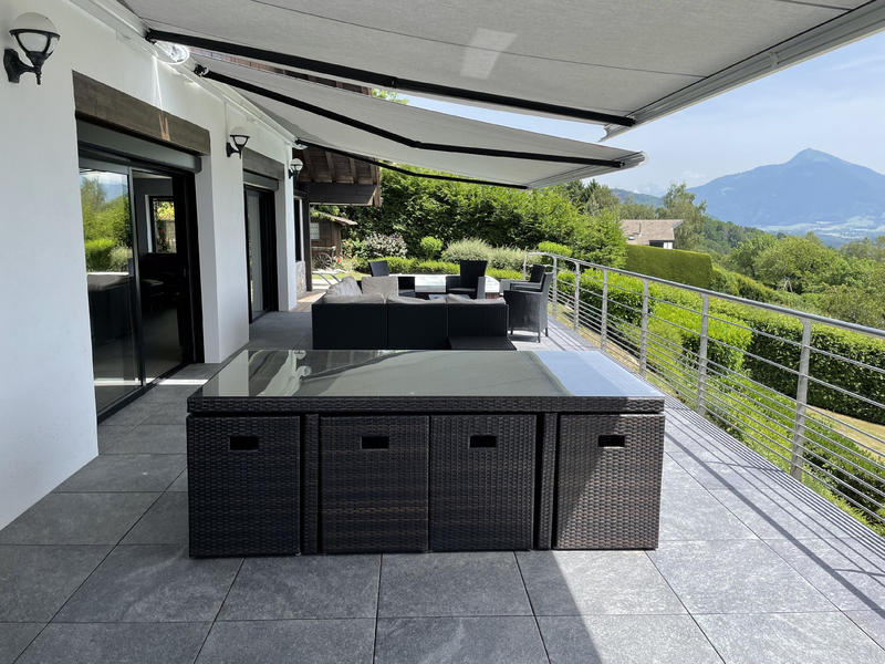 Maison - 228 m² - 7 pièces