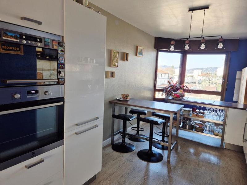 Appartement - 141 m² - 5 pièces