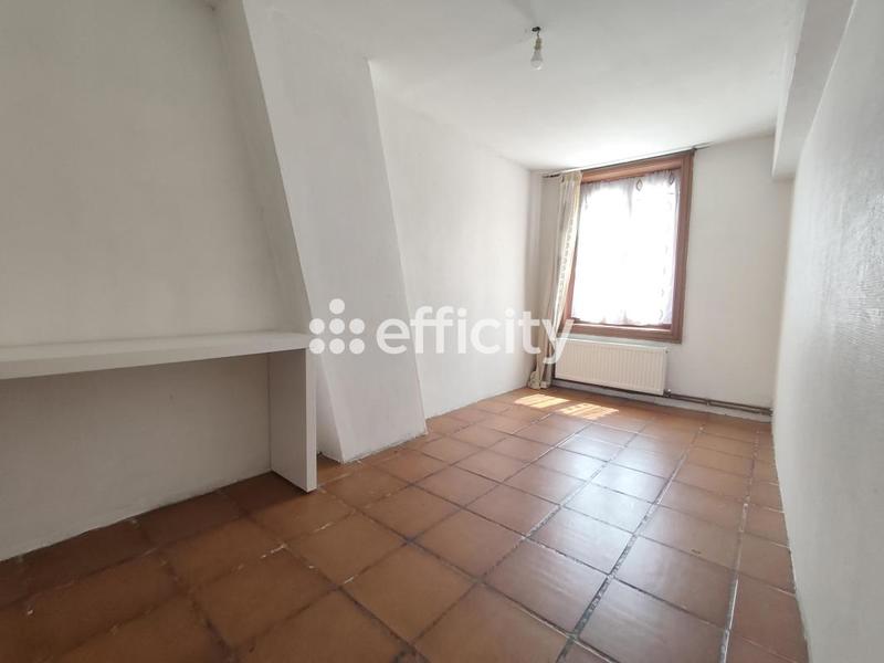 Maison - 205 m² - 9 pièces