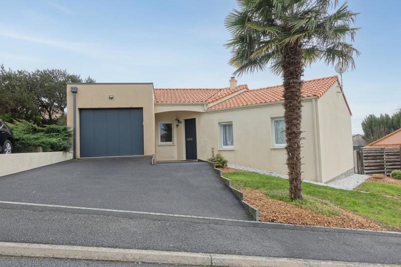 Maison - 90 m² - 5 pièces