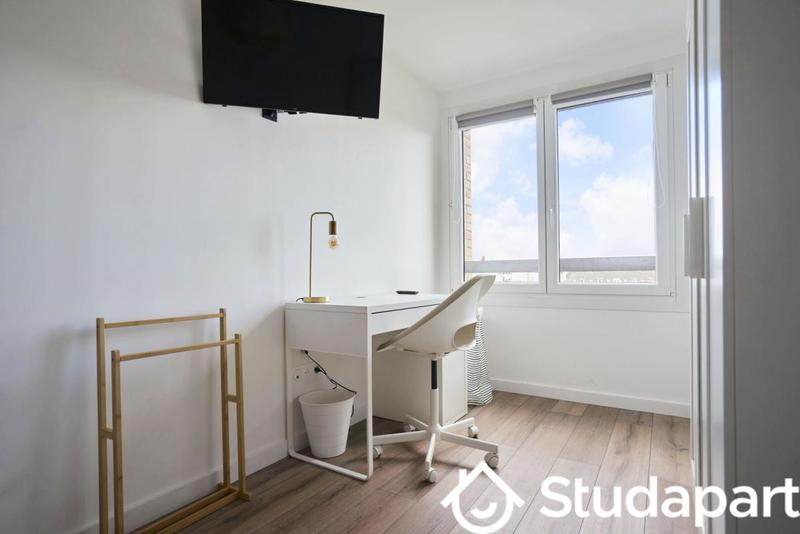 Chambre - 13 m² - 1 pièce