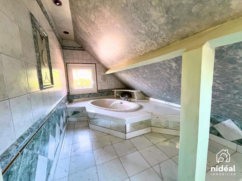 Maison - 450 m² - 10 pièces