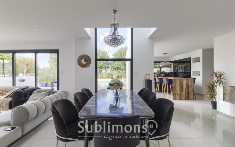 Maison - 192 m² - 7 pièces