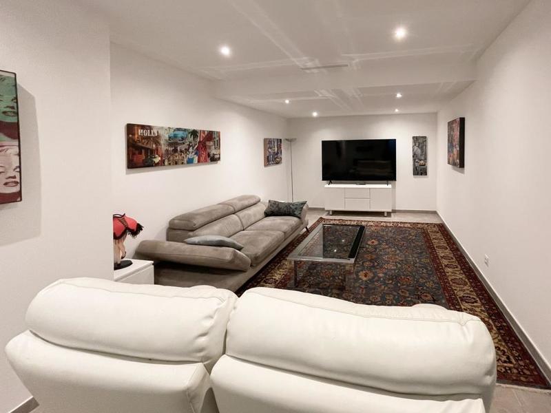 Maison - 372 m² - 7 pièces