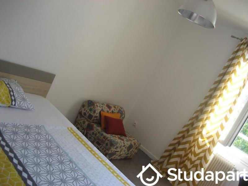 Chambre - 12 m² - 1 pièce