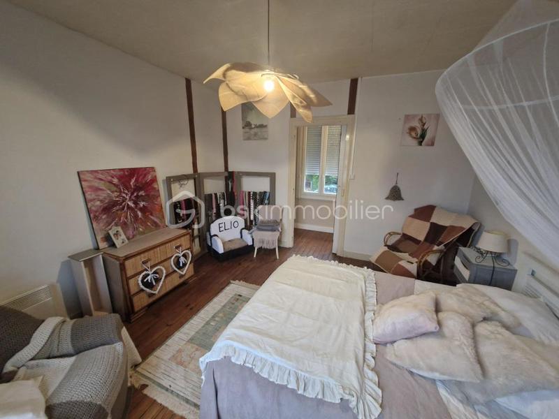 Maison traditionnelle - 170 m² - 6 pièces