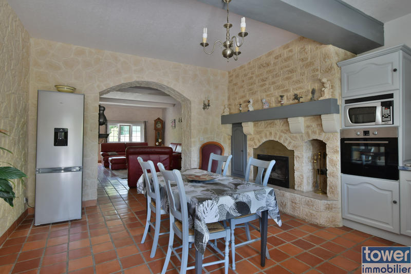 Propriété - 278 m² - 12 pièces