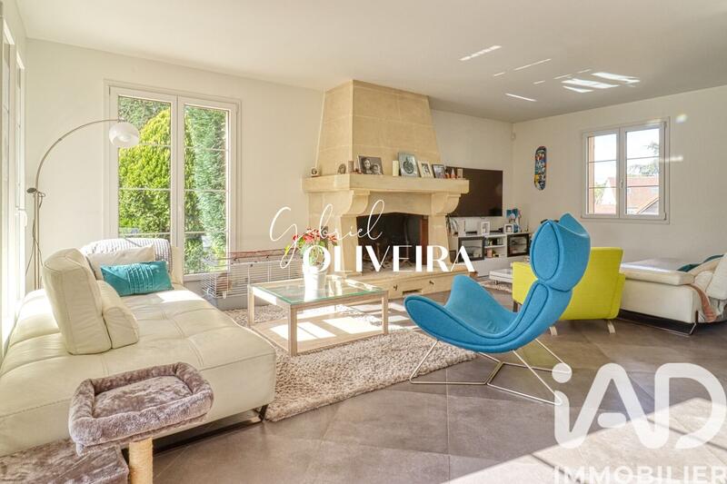 Maison - 232 m² - 10 pièces