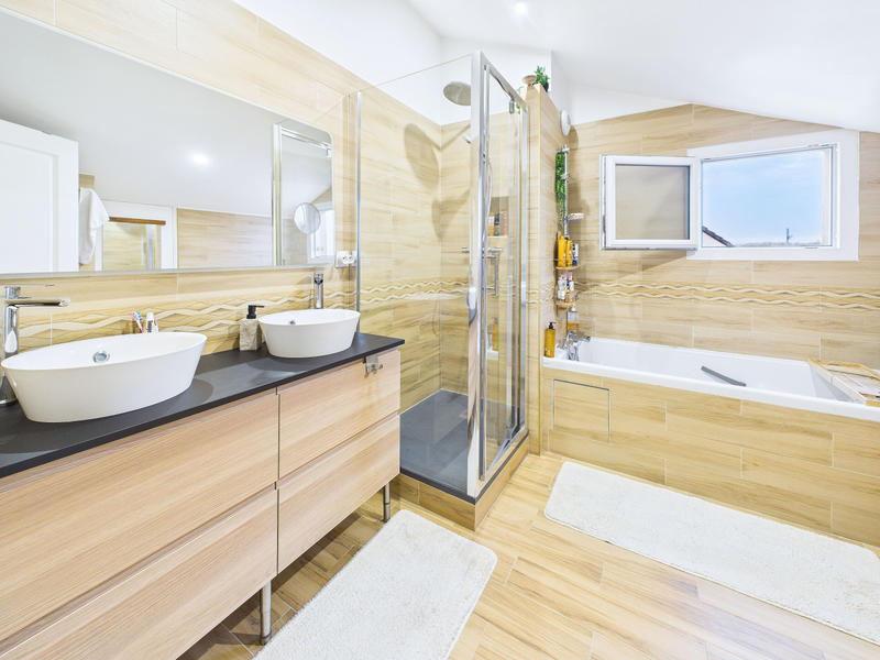 Appartement - 126 m² - 6 pièces