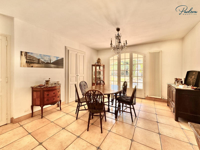 Villa - 230 m² - 7 pièces