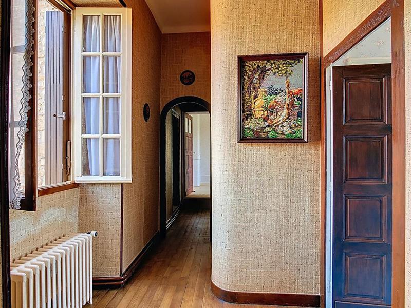 Propriété - 245 m² - 10 pièces