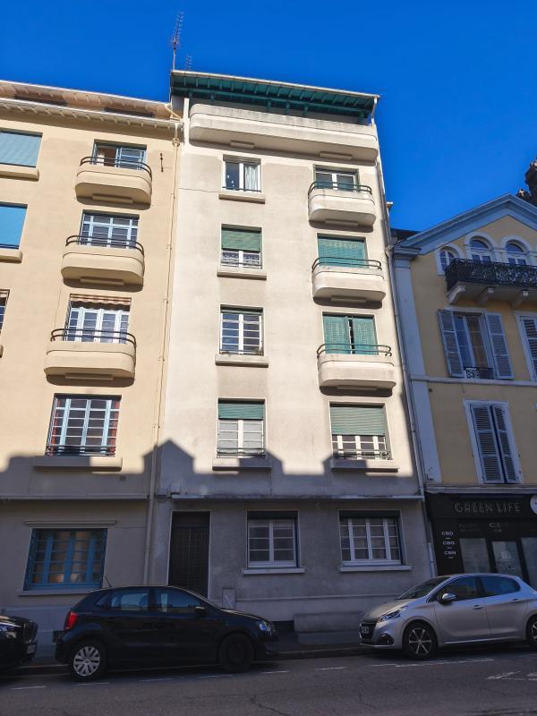 Appartement - 90 m² - 3 pièces