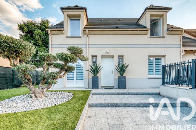 Maison - 140 m² - 6 pièces