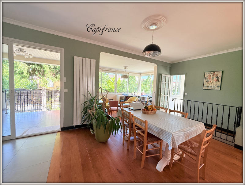 Maison - 185 m² - 8 pièces