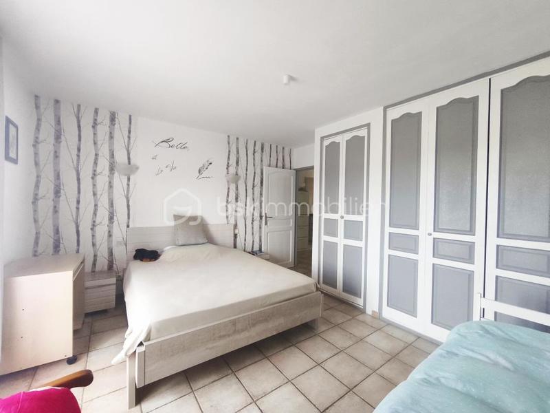 Maison traditionnelle - 166 m² - 6 pièces