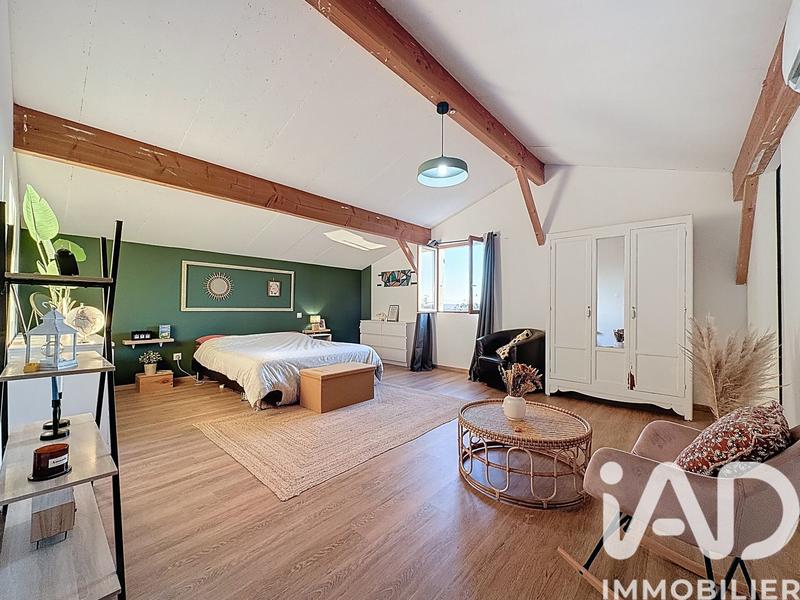 Maison - 196 m² - 8 pièces