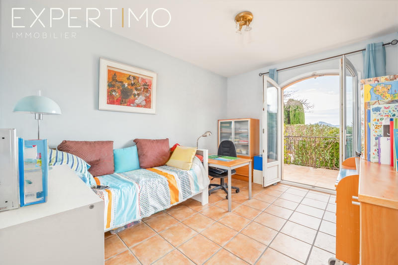 Villa - 167 m² - 6 pièces