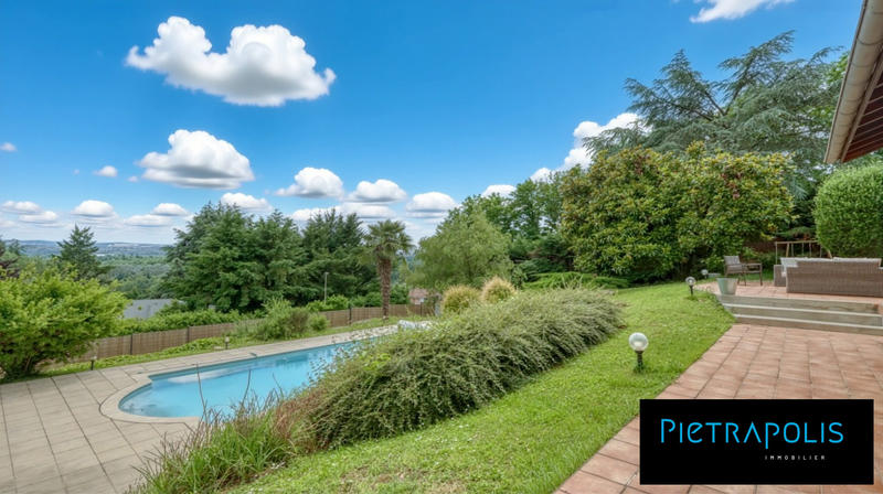 Villa - 256 m² - 6 pièces